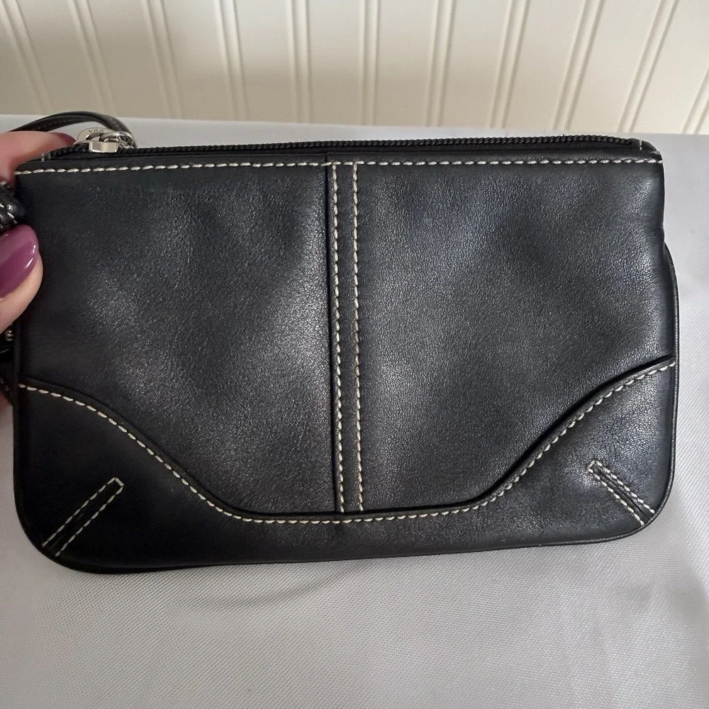 Vintage Coach Black Leather Wristlet Mini Purse Zip Top Pouch Wallet